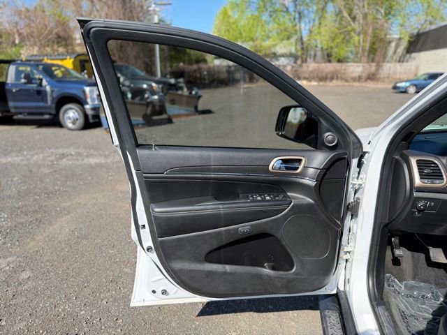 Used 2015 Jeep Grand Cherokee Limited w/ Trailer Tow Group IV image 13