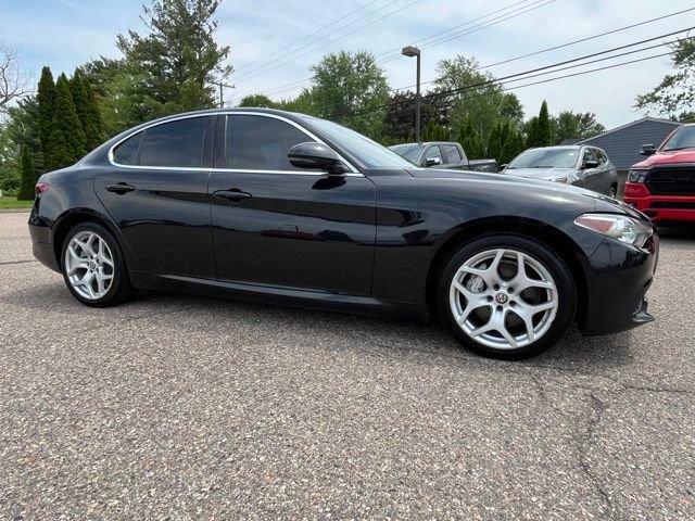 Used 2020 Alfa Romeo Giulia Ti w/ Active Blind Spot Package AWD/4WD image 7