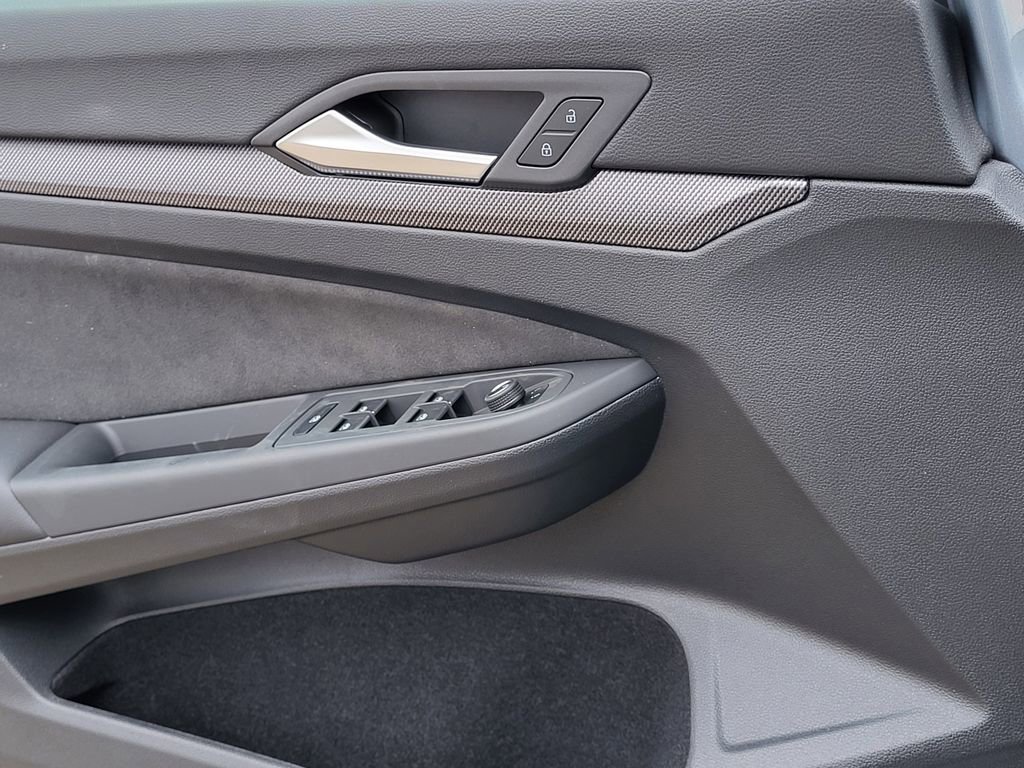 New 2026 Volkswagen GTI SE FWD image 10