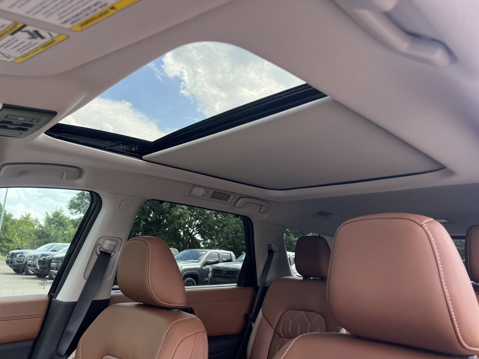 New 2026 Nissan Pathfinder Platinum FWD image 11