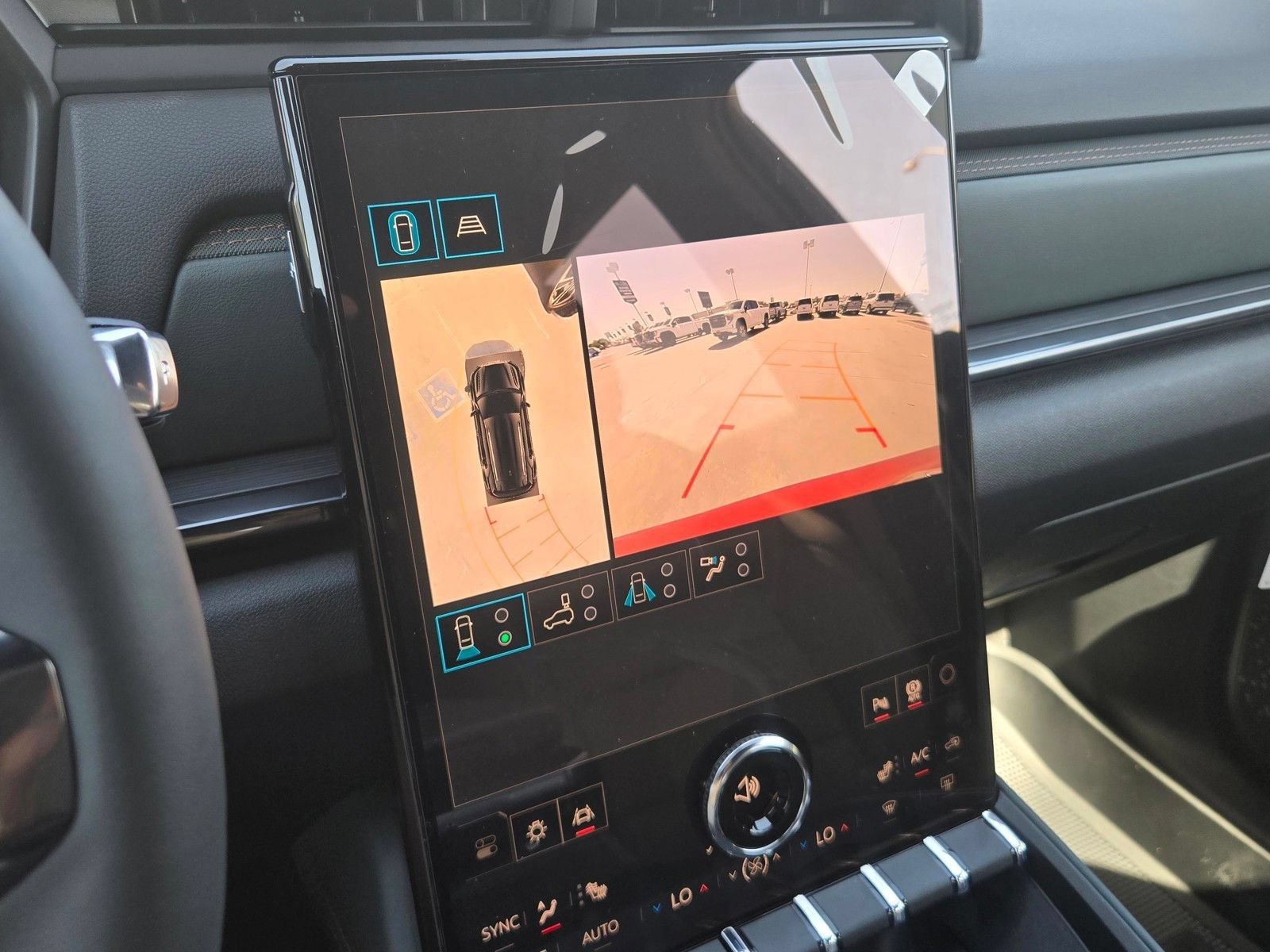 New 2027 GMC Terrain AT4 w/ Technology Package II AWD/4WD image 18