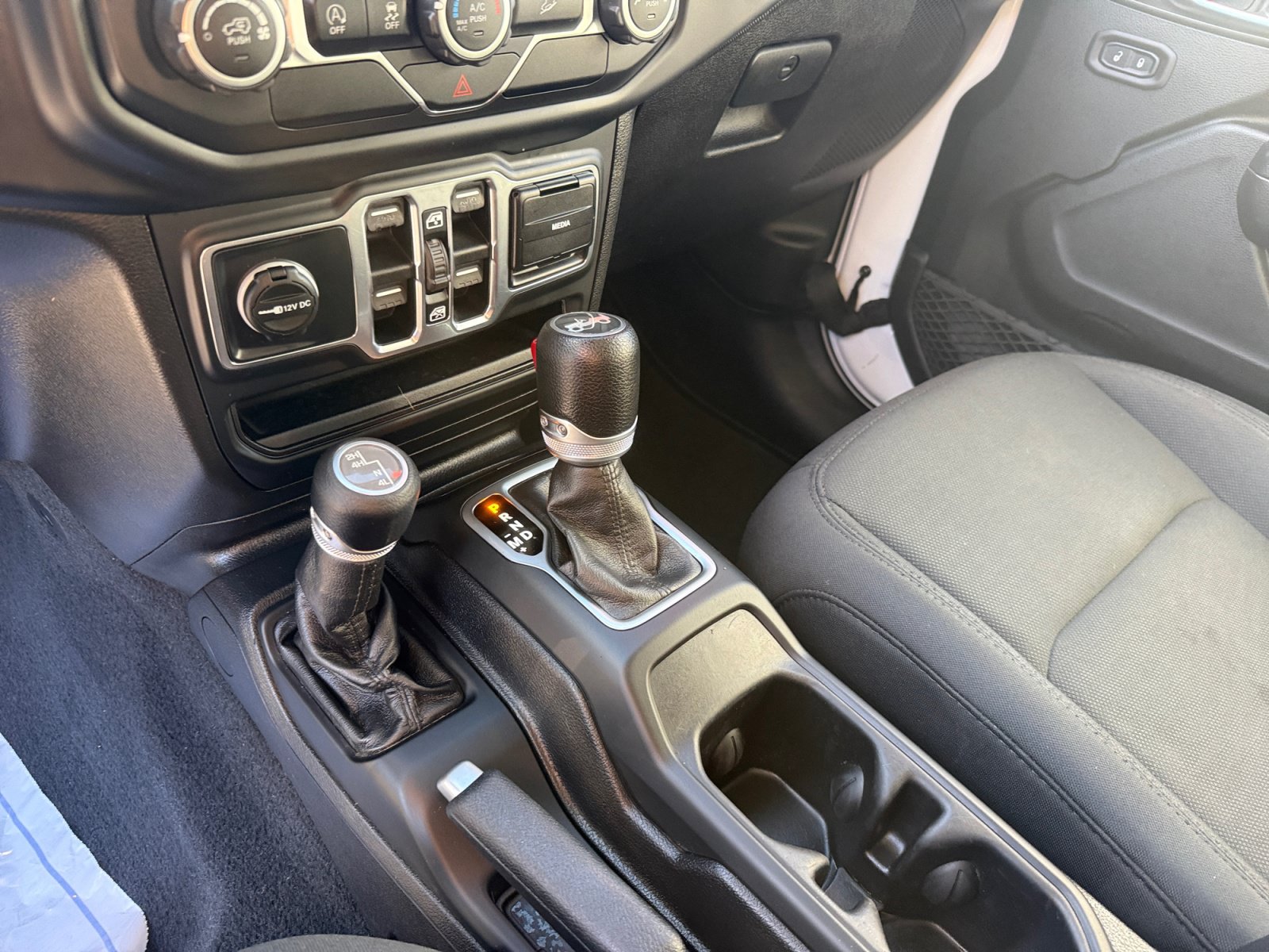 Used 2018 Jeep Wrangler Unlimited Sport S AWD/4WD image 13