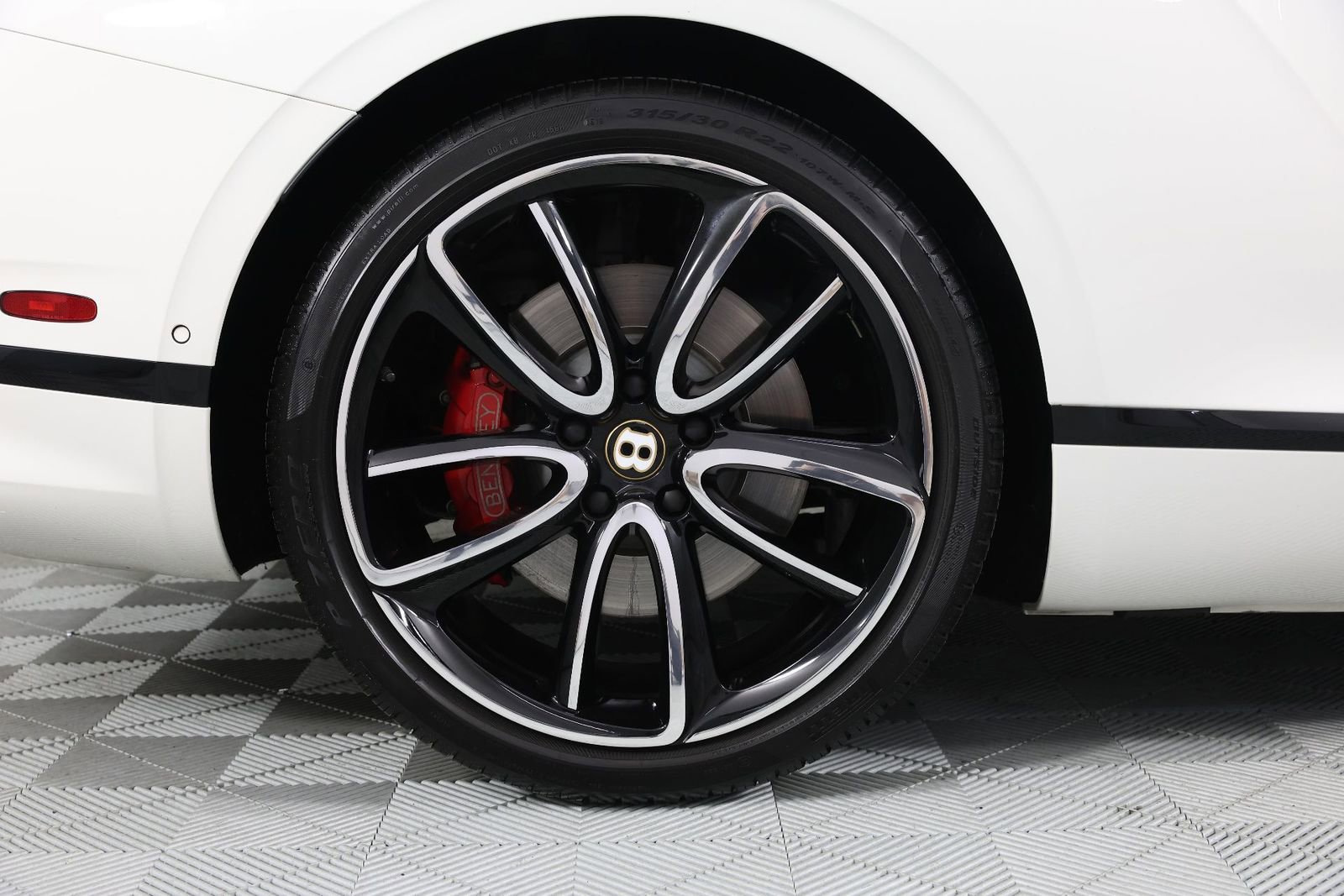 Used 2020 Bentley Continental GT image 18