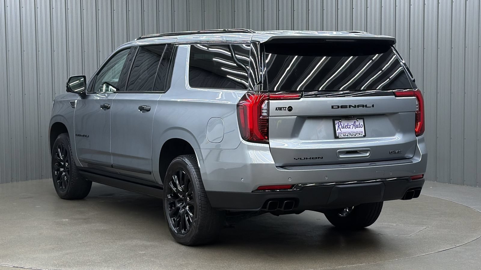Used 2025 GMC Yukon XL Denali w/ Sun & Power Step Package AWD/4WD image 3