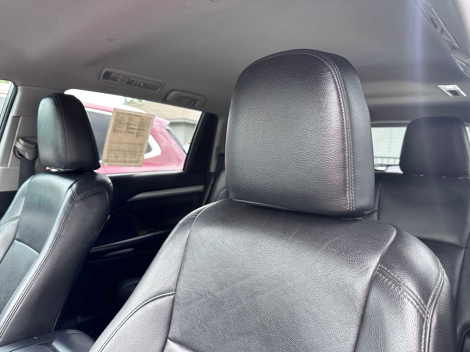 Used 2015 Toyota Highlander LE FWD image 10