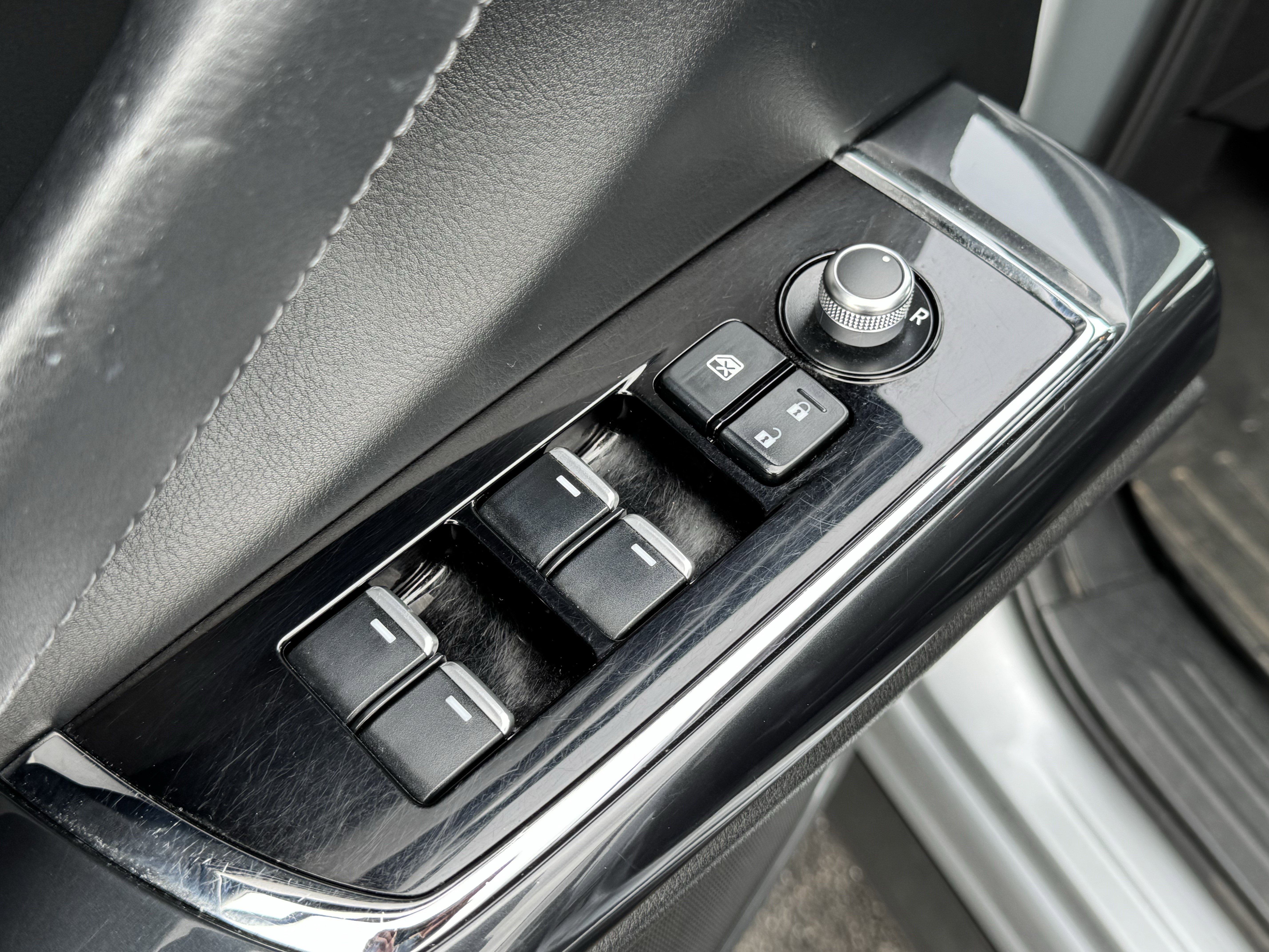 Used 2019 MAZDA CX-9 Touring w/ Touring Premium Package image 24