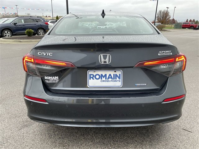 Used 2025 Honda Civic Sport Touring image 4