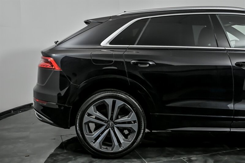 Used 2020 Audi Q8 Prestige AWD/4WD image 10