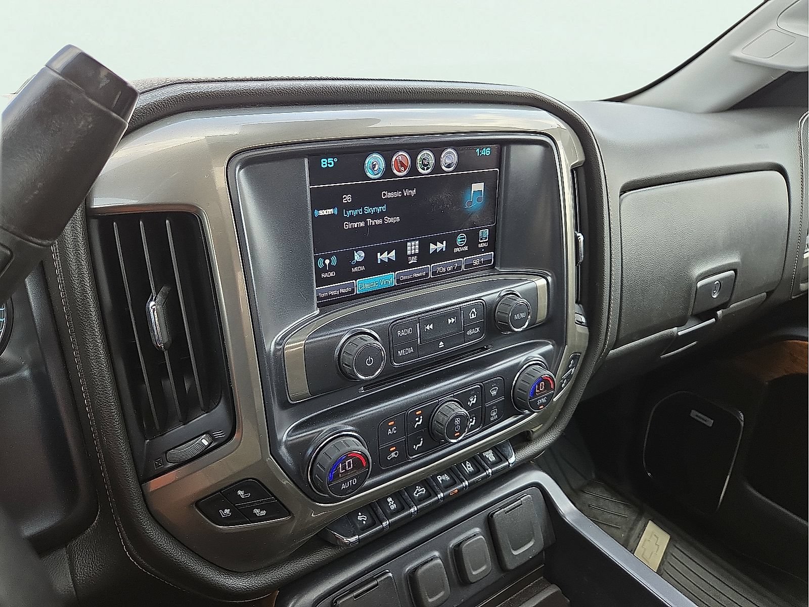 Used 2018 Chevrolet Silverado 2500 High Country w/ Duramax Plus Package AWD/4WD image 16