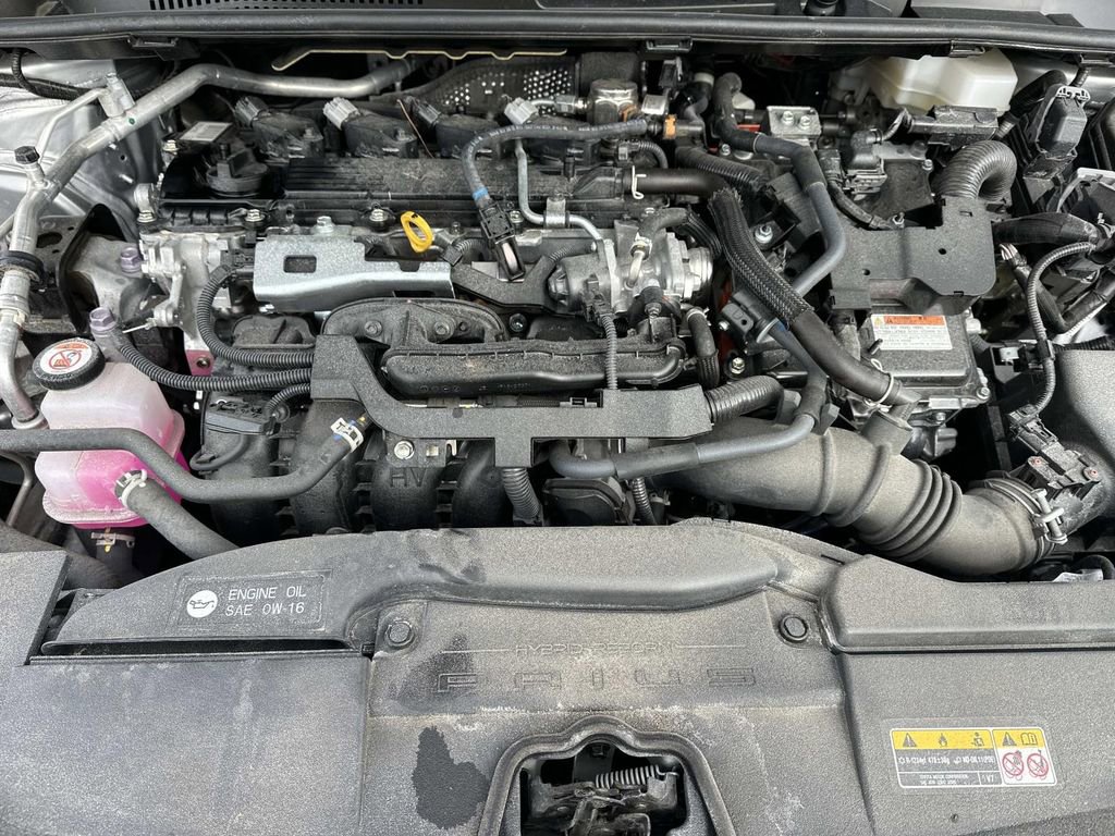 Used 2025 Toyota Prius XLE image 11