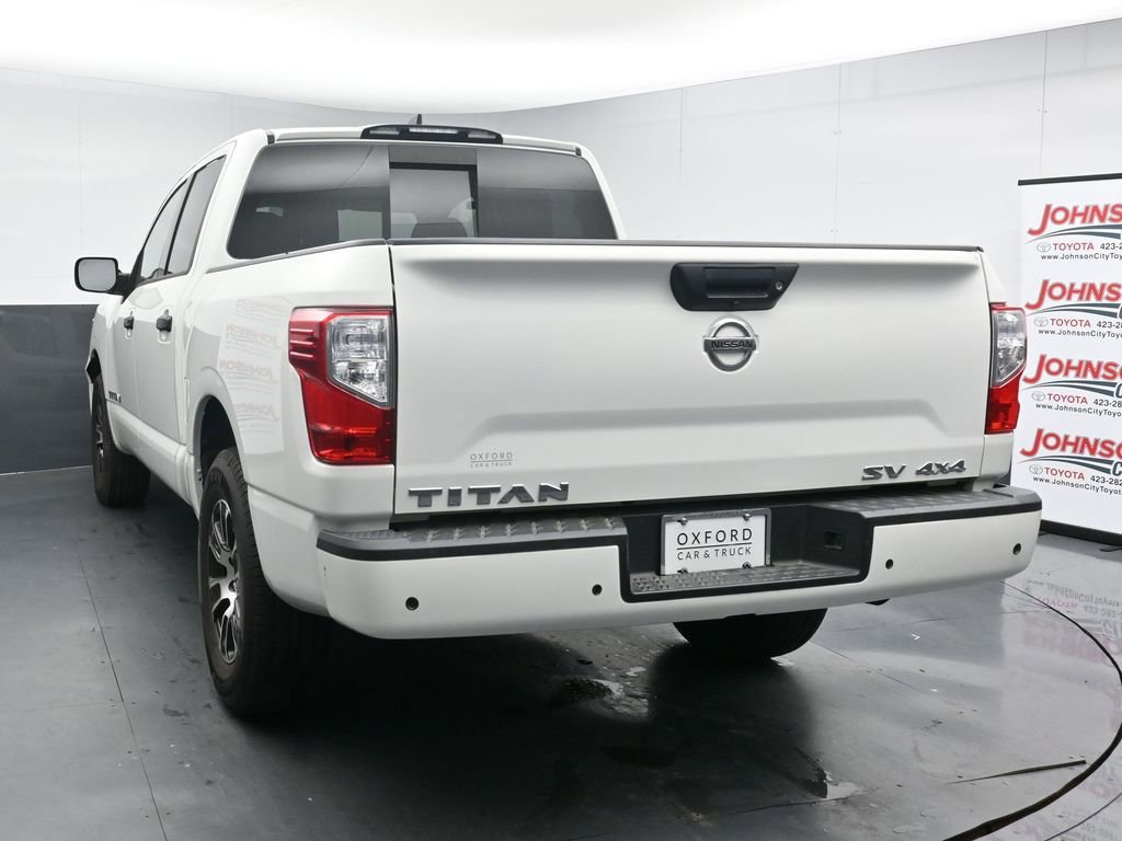 Used 2022 Nissan Titan SV image 6