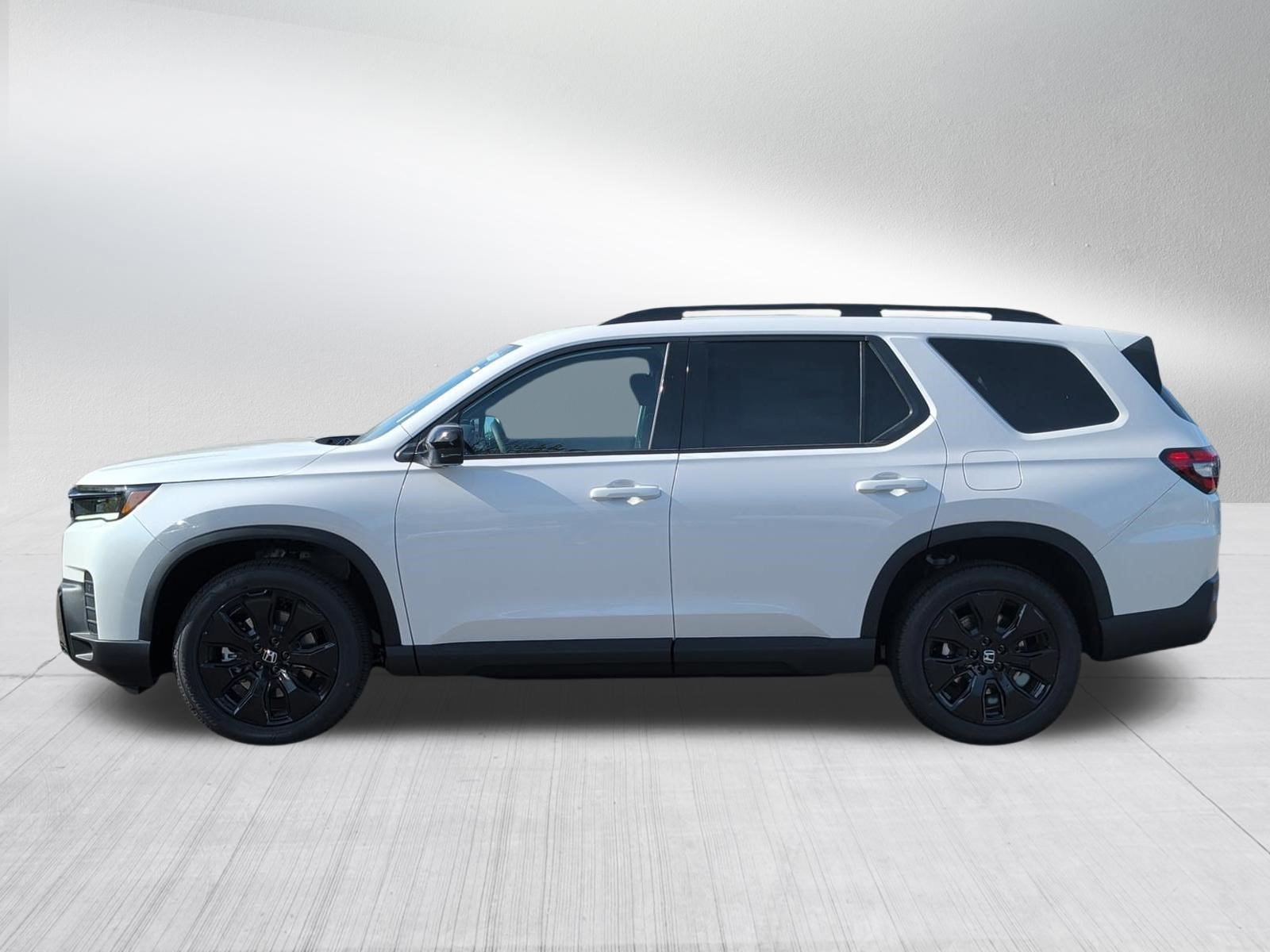 New 2026 Honda Pilot Black Edition image 4