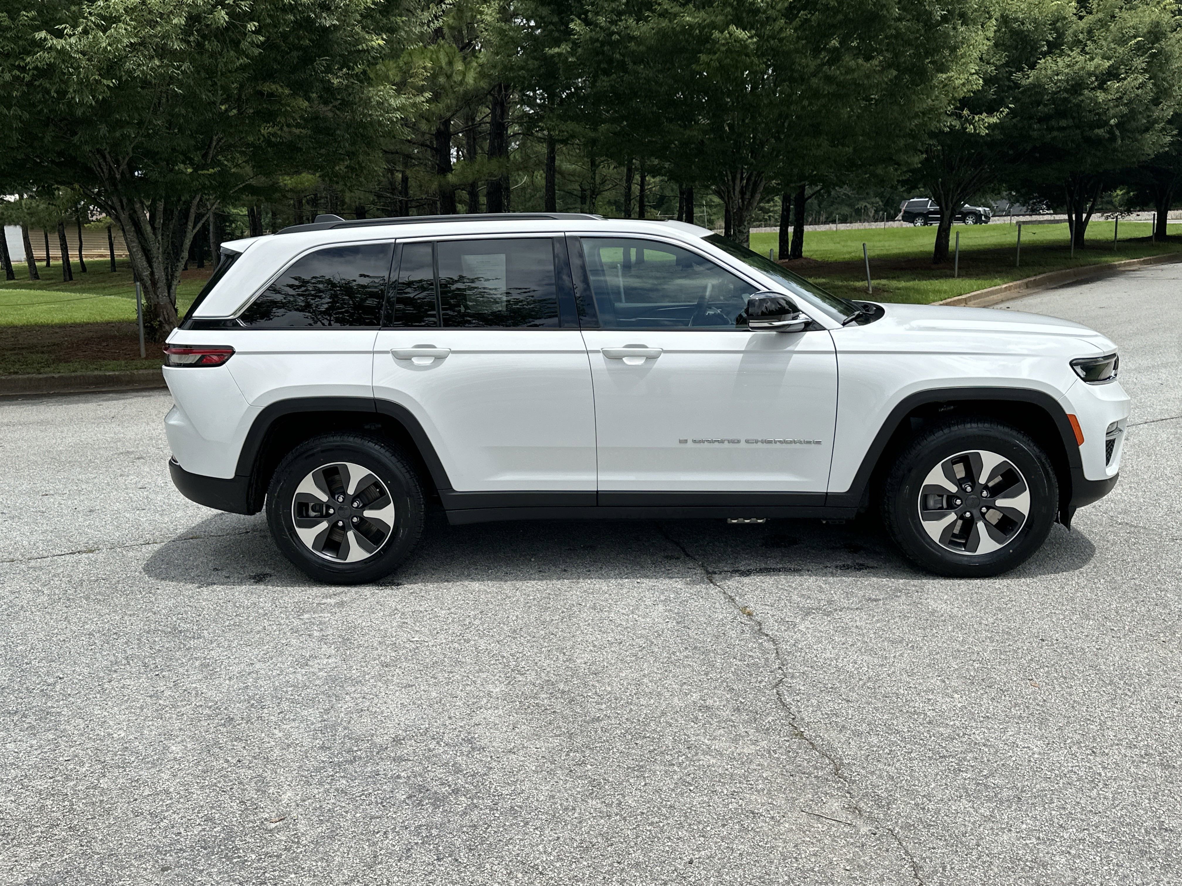 Used 2024 Jeep Grand Cherokee Limited 4xe image 4