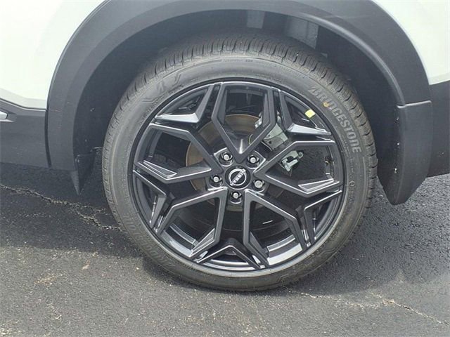 New 2025 Nissan Kicks SR image 5