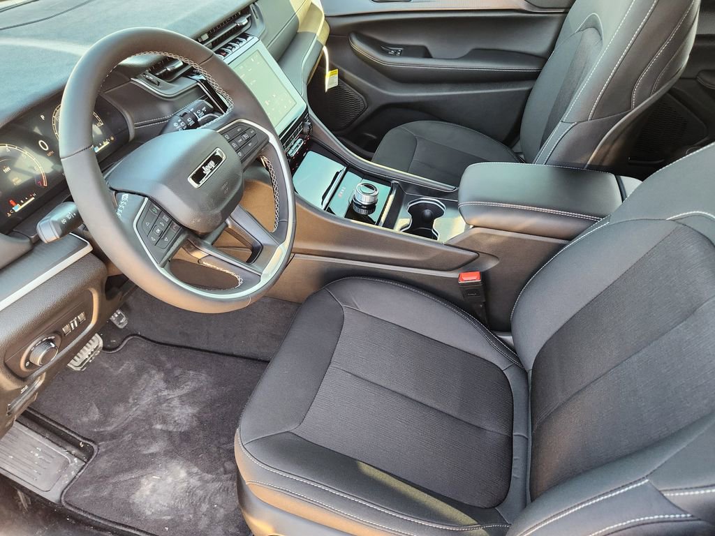 New 2026 Jeep Grand Cherokee L 2WD image 9