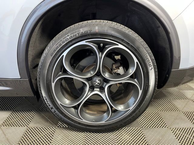 Used 2024 Alfa Romeo Stelvio Ti AWD/4WD image 10
