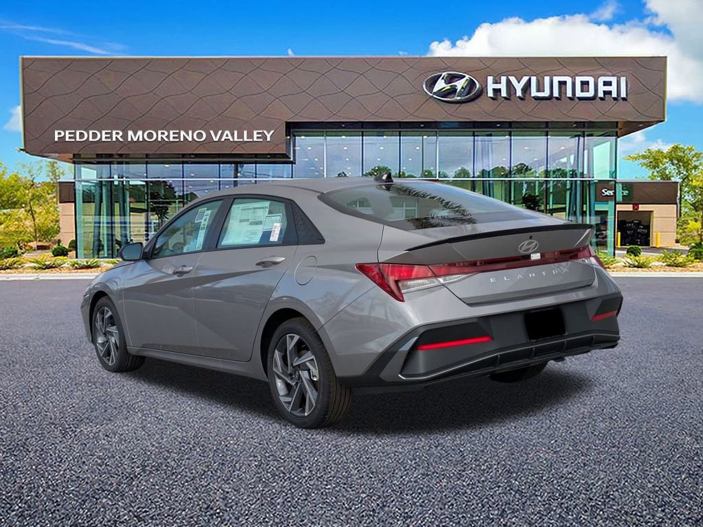 New 2025 Hyundai Elantra Sport image 6