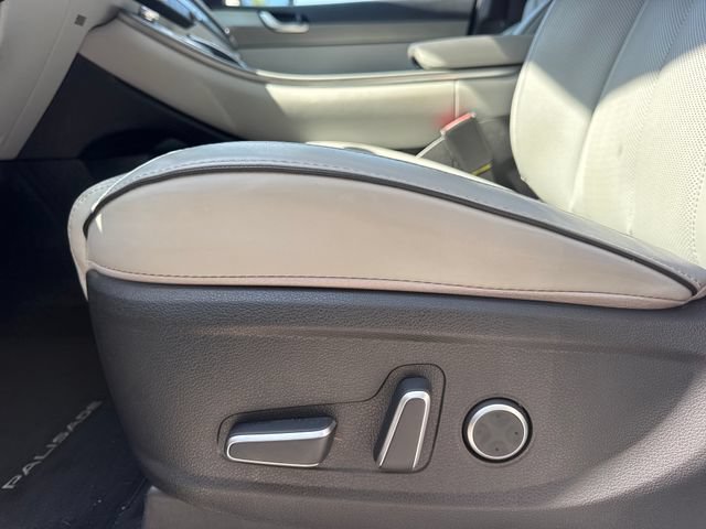 Used 2023 Hyundai Palisade SEL w/ Premium Package FWD image 15