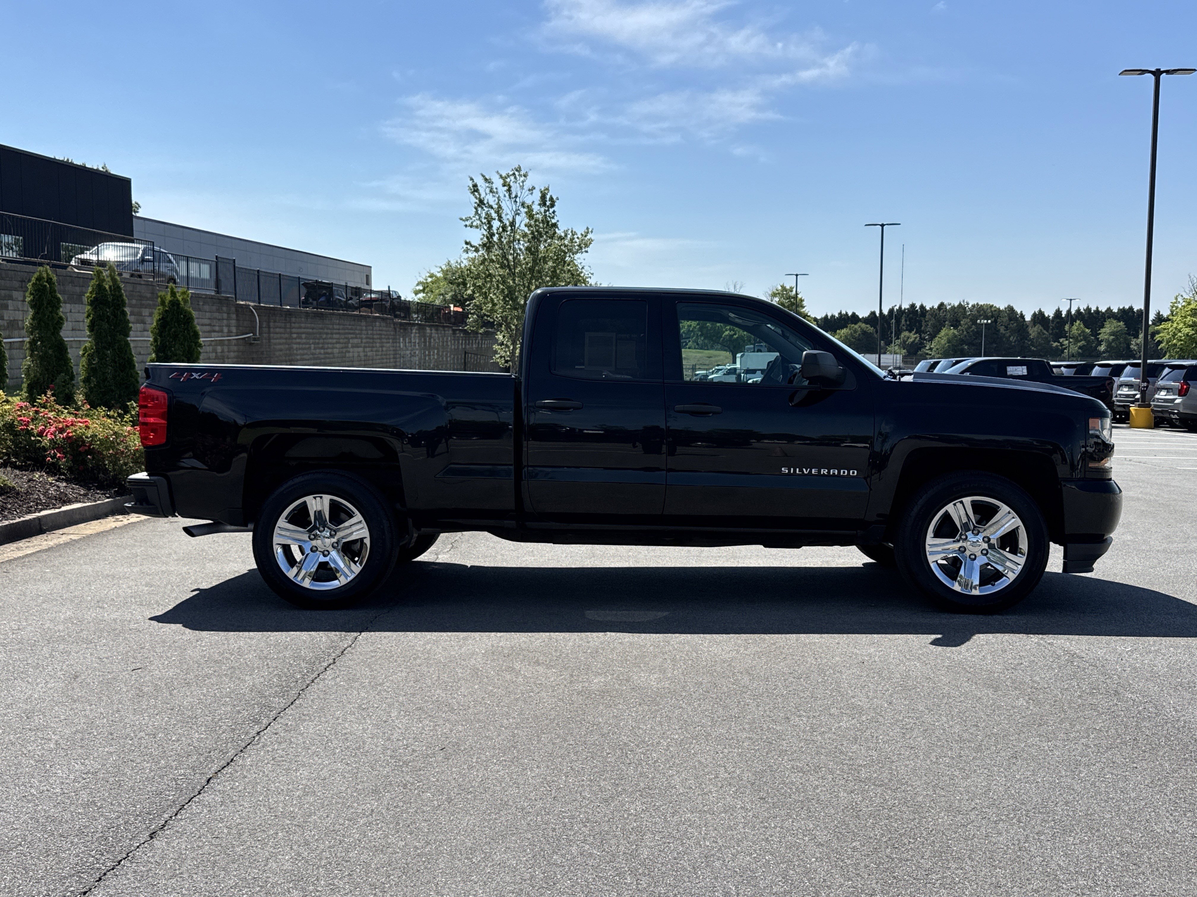 Used 2018 Chevrolet Silverado 1500 Custom w/ Custom Value Package AWD/4WD image 11