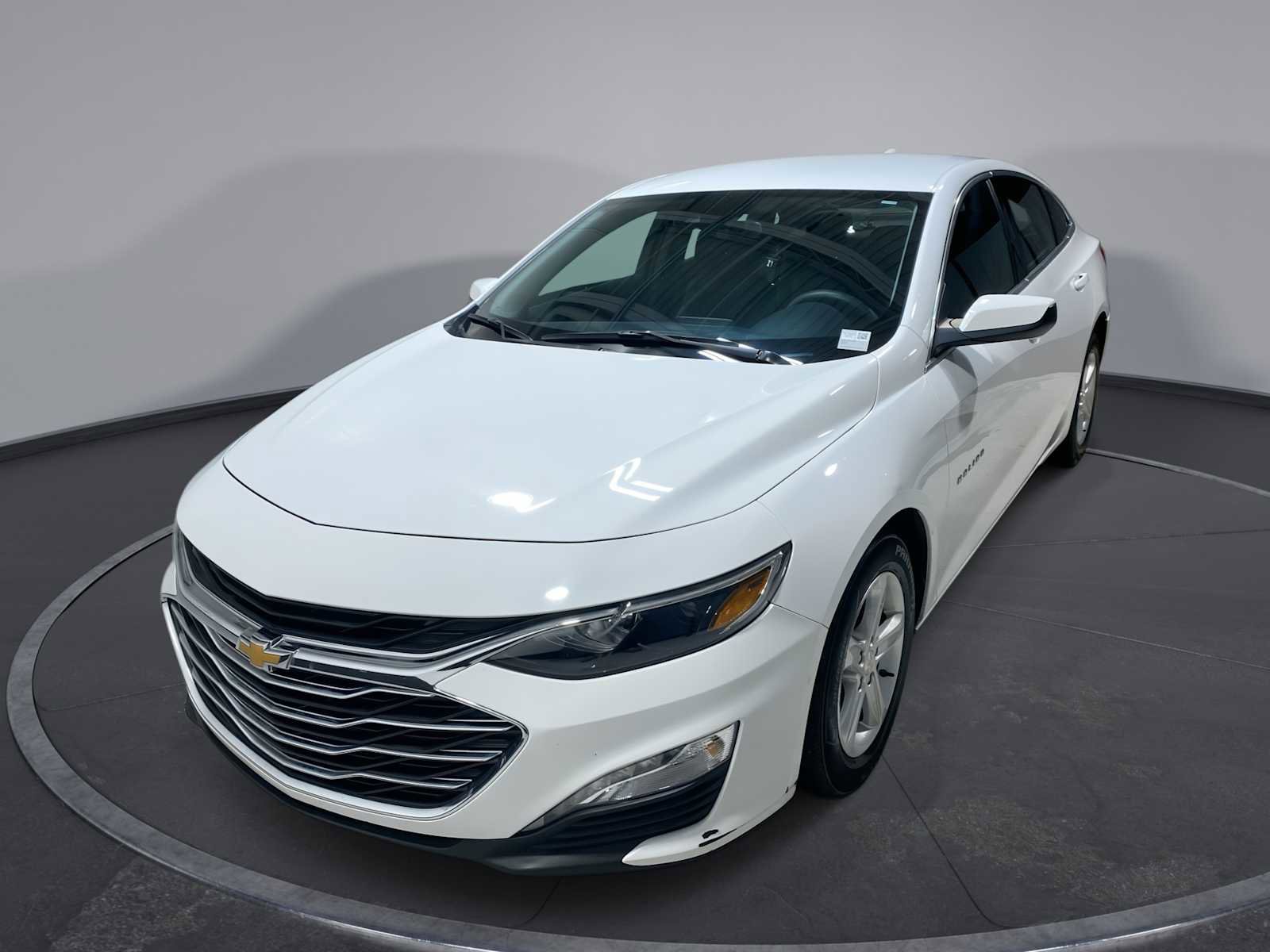 Used 2024 Chevrolet Malibu LT FWD image 1