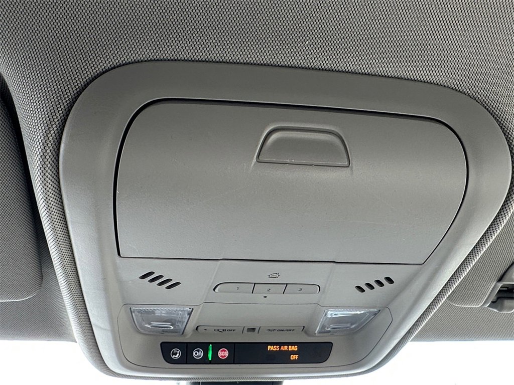 Used 2019 Cadillac XT4 Luxury w/ Cold Weather Package image 18