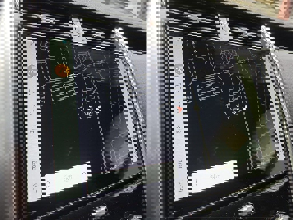 New 2025 Land Rover Discovery S image 33