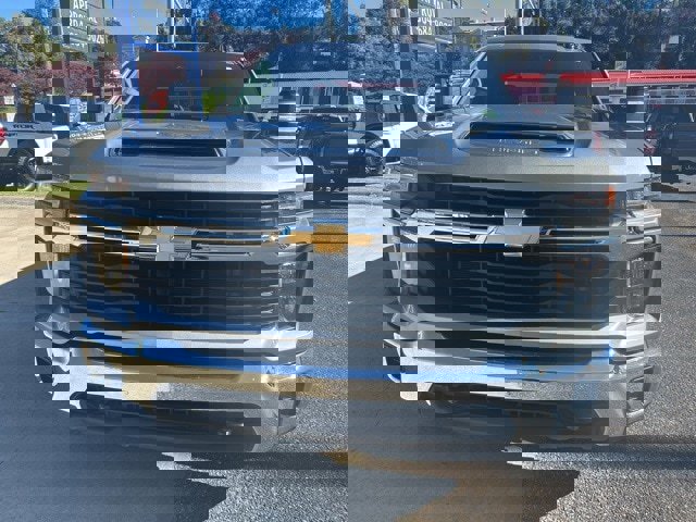 Used 2024 Chevrolet Silverado 2500 LT image 2