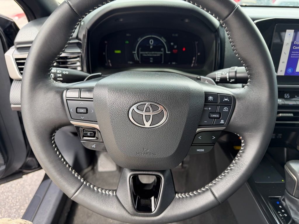 Used 2025 Toyota Camry SE FWD image 24