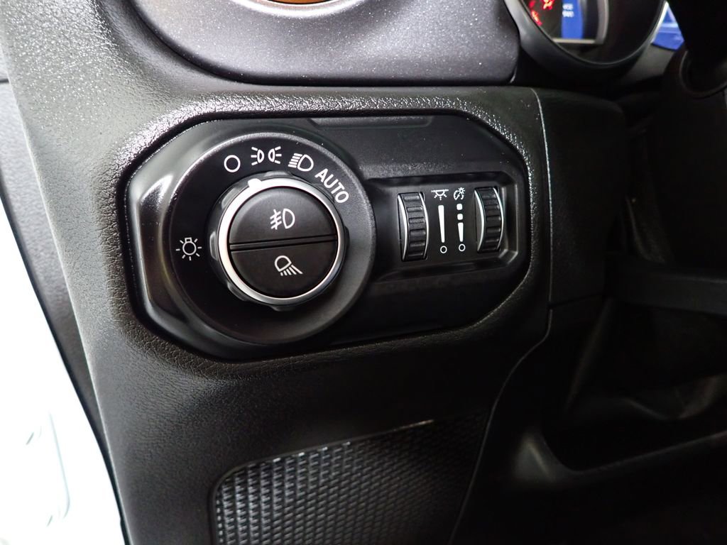 Used 2020 Jeep Gladiator Mojave w/ Dual Top Group AWD/4WD image 27