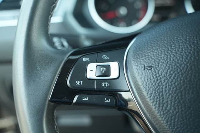 Used 2021 Volkswagen Tiguan SE AWD/4WD image 33