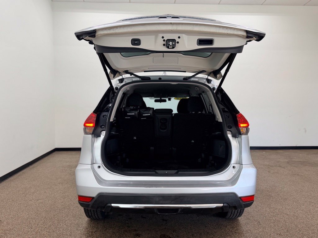 Used 2018 Nissan Rogue SV AWD/4WD image 5