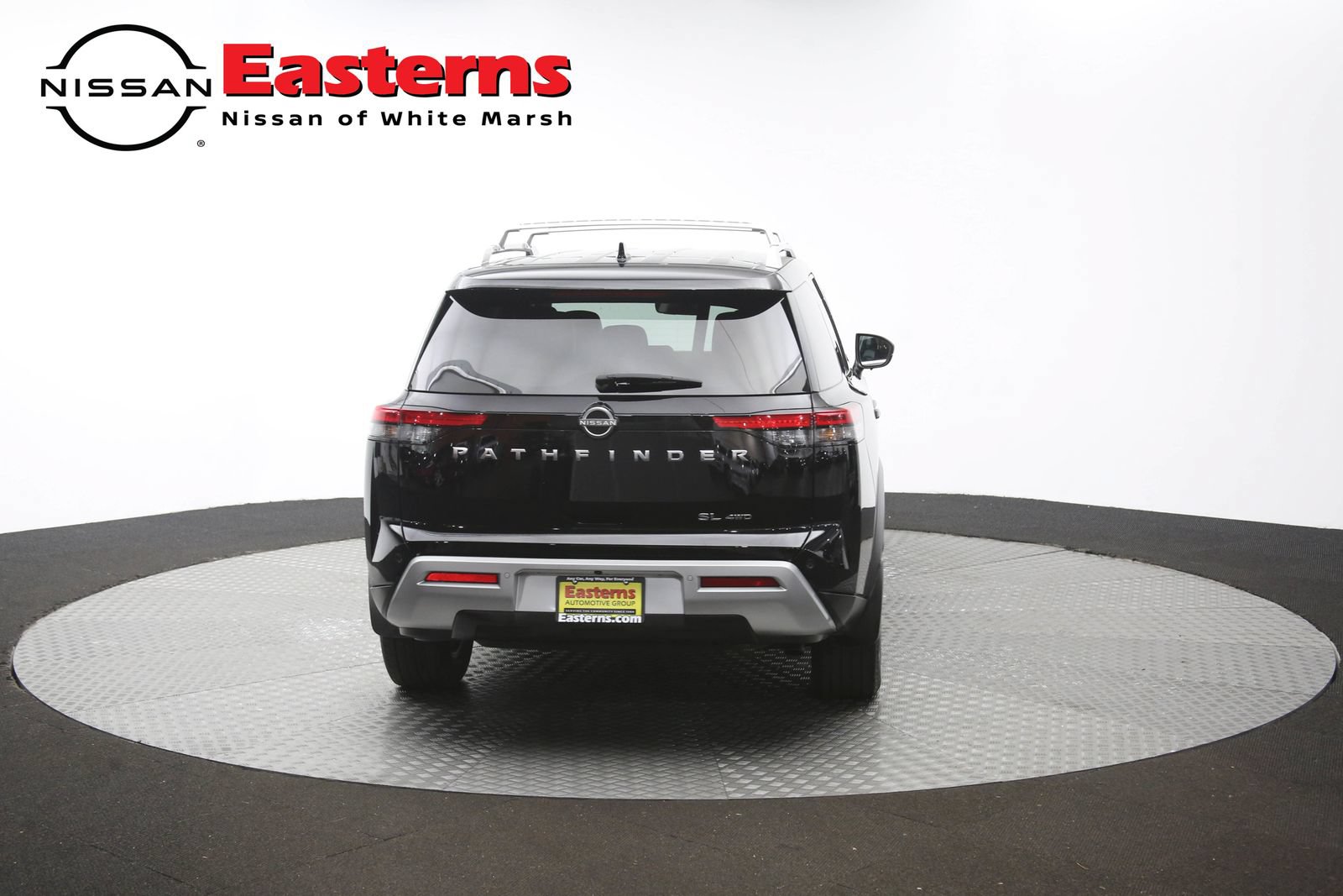 Used 2023 Nissan Pathfinder SL AWD/4WD image 38