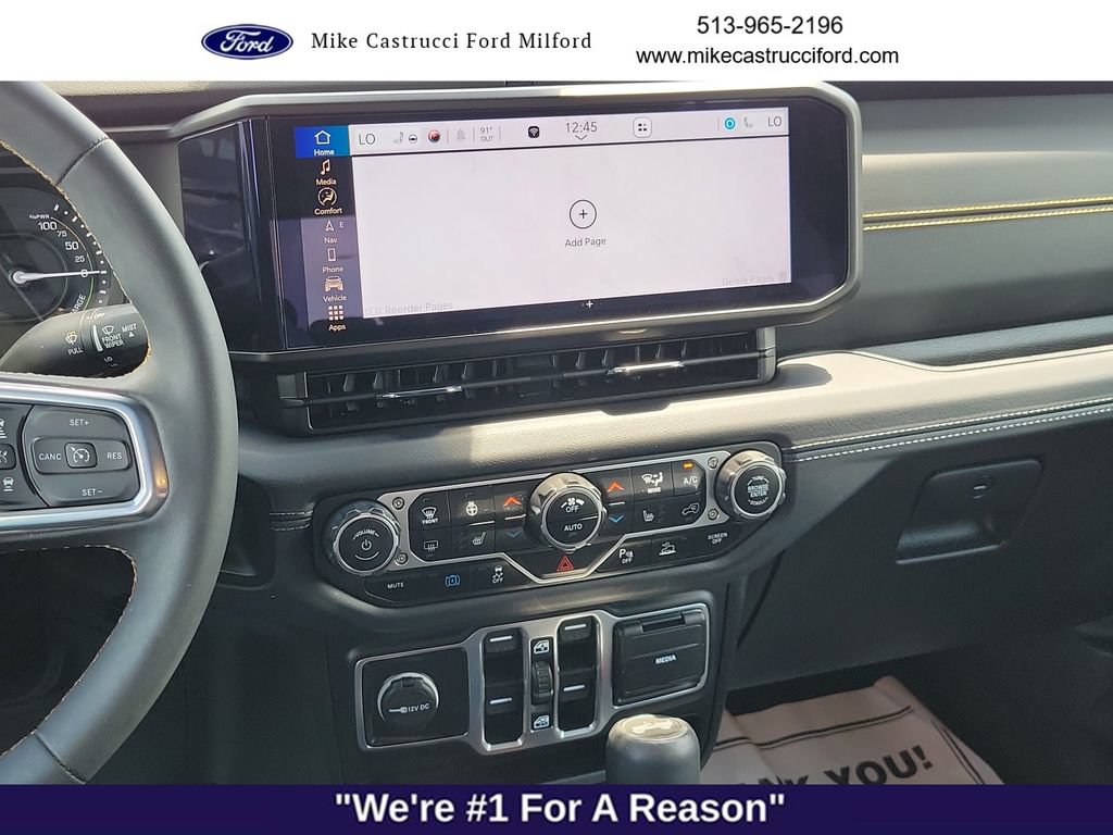 Used 2024 Jeep Wrangler Unlimited Sahara w/ Technology Group AWD/4WD image 13