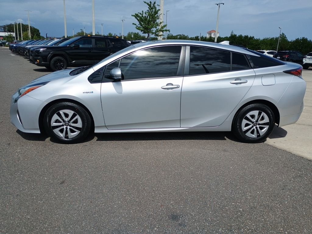 Used 2018 Toyota Prius Two FWD image 8