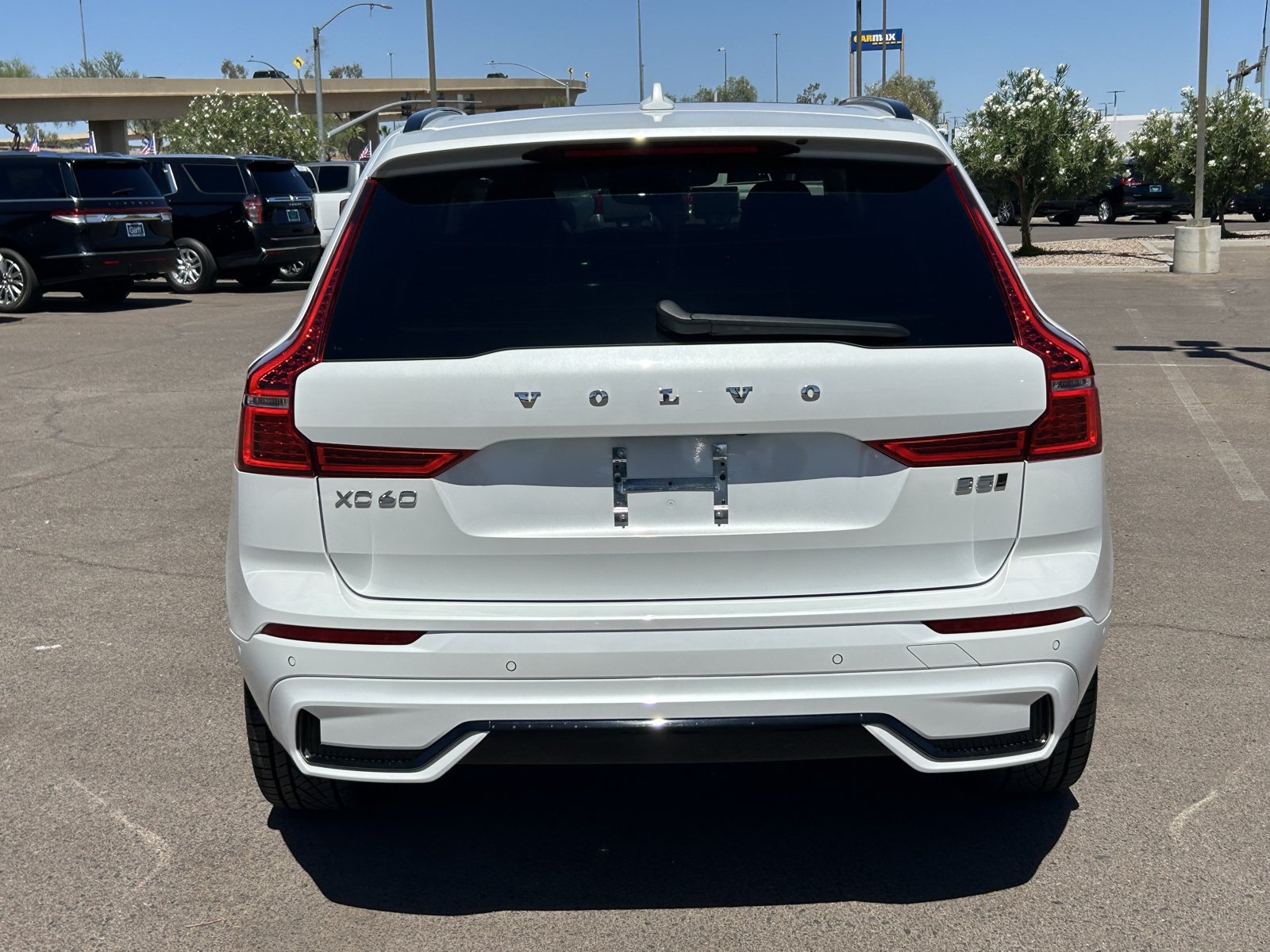 Used 2023 Volvo XC60 B5 Plus w/ Protection Package AWD/4WD image 4