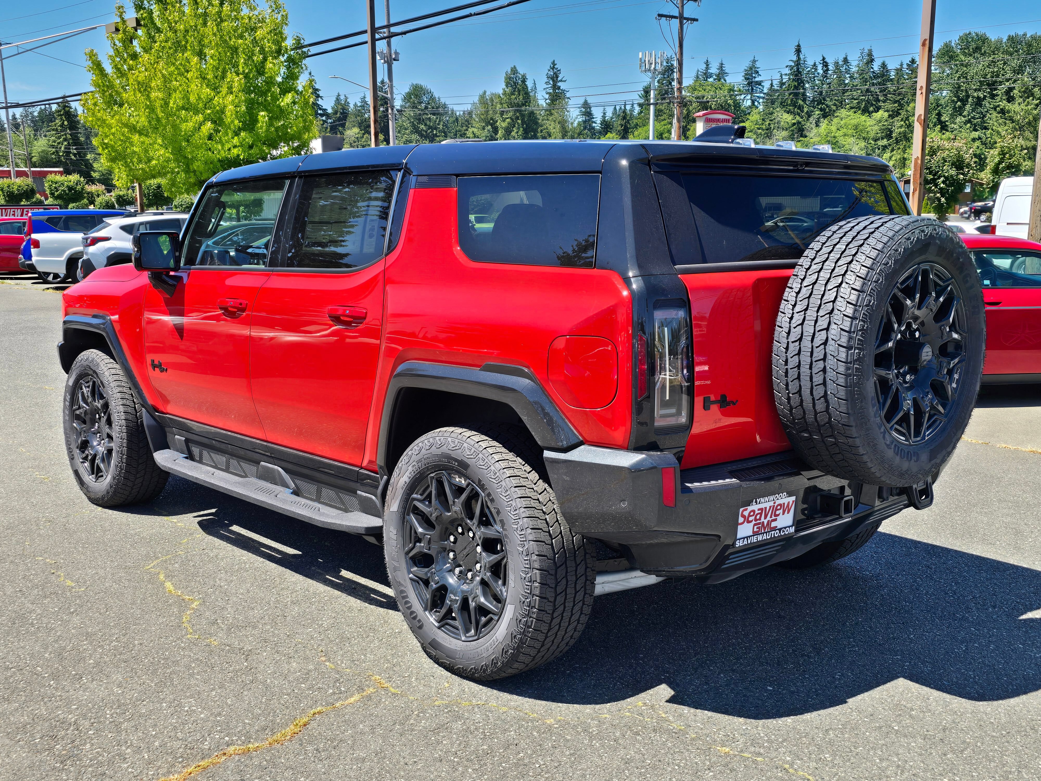 New 2026 GMC Hummer EV SUV w/ LPO, Dark Essentials Package AWD/4WD image 5