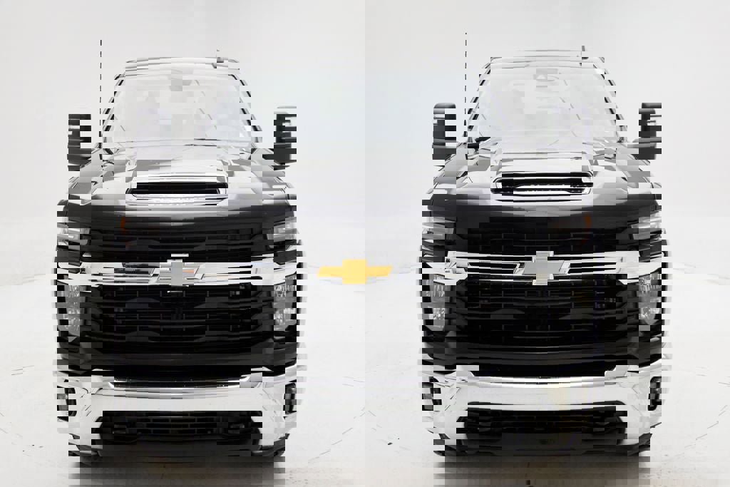 Used 2025 Chevrolet Silverado 2500 LT w/ Convenience Package image 5