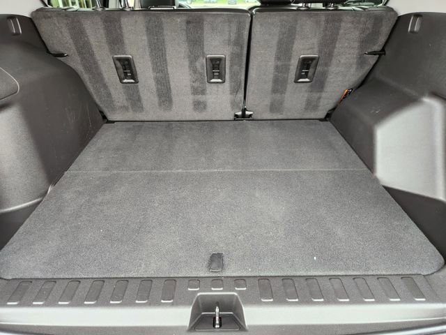 Used 2023 GMC Terrain SLT w/ Infotainment Package II image 33