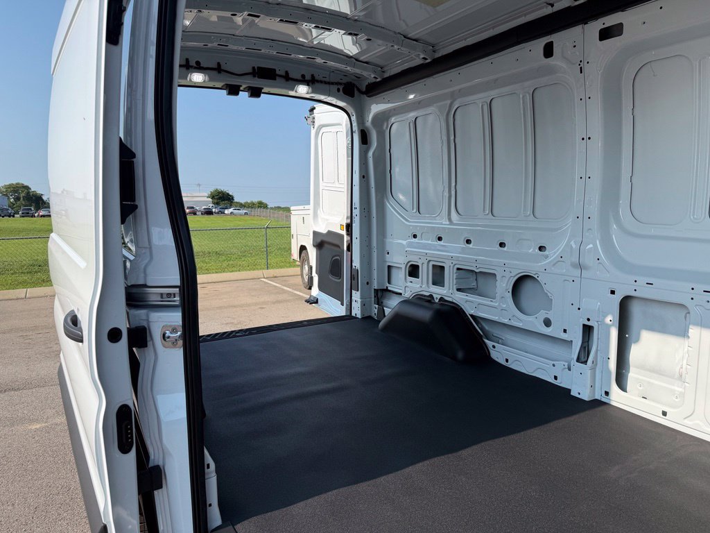 New 2026 Ford Transit 250 148 Medium Roof RWD image 28