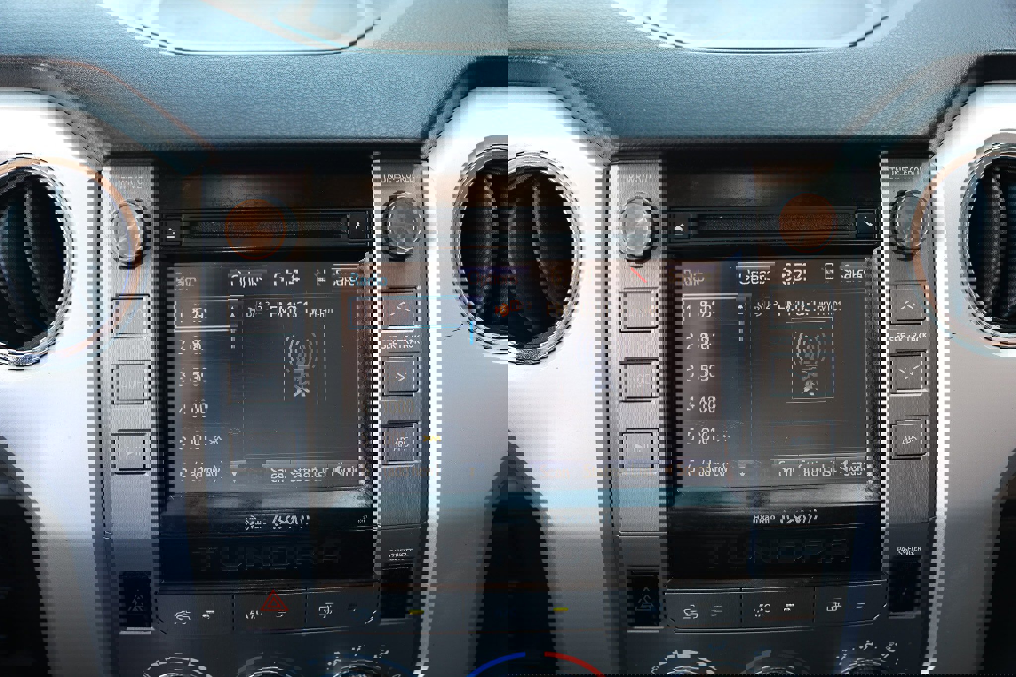 Used 2017 Toyota Tundra SR5 w/ SR5 Upgrade Package image 41