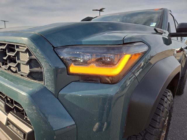 Used 2025 Toyota 4Runner Trailhunter AWD/4WD image 7
