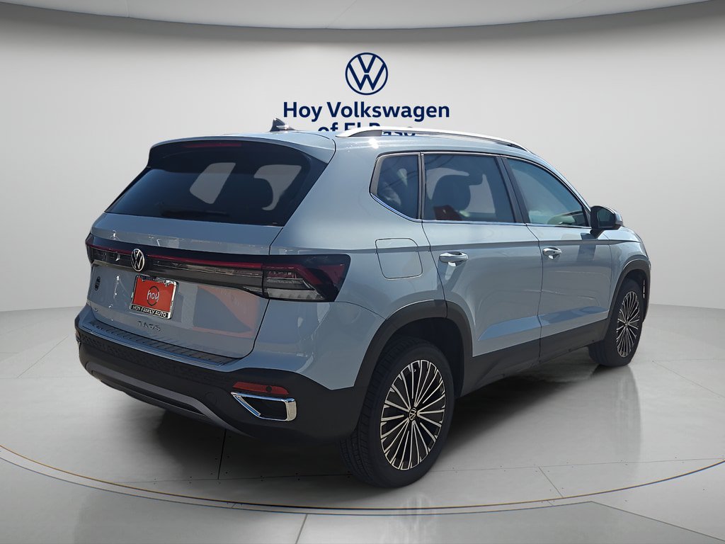 New 2026 Volkswagen Taos SE FWD image 3