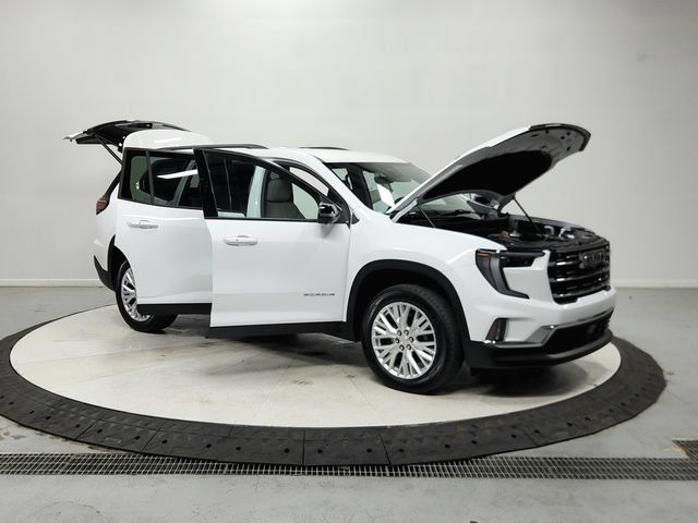 Used 2026 GMC Acadia Elevation w/ Elevation Premium Package FWD image 9
