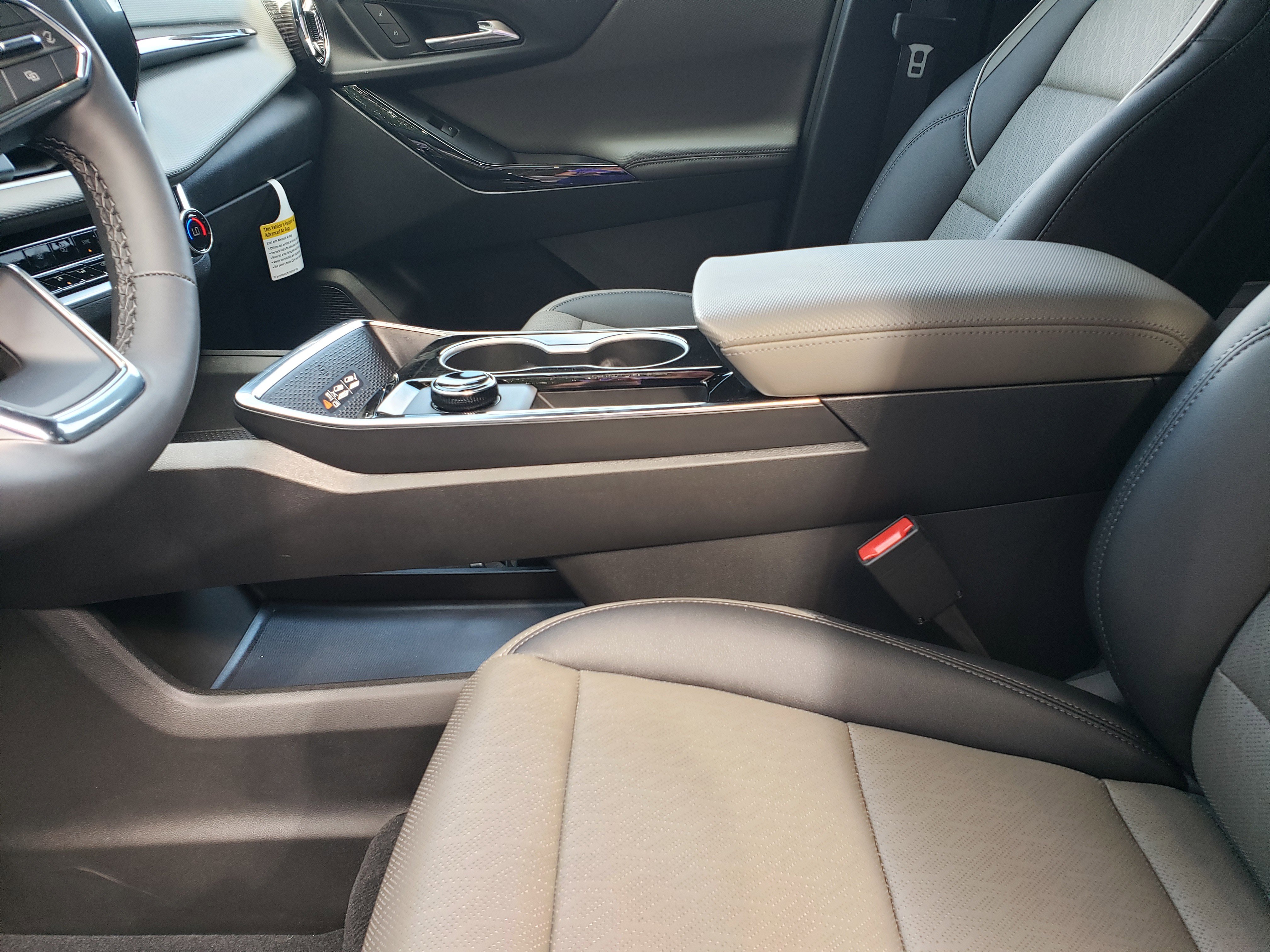 New 2026 Chevrolet Equinox LT w/ Convenience Package II image 28