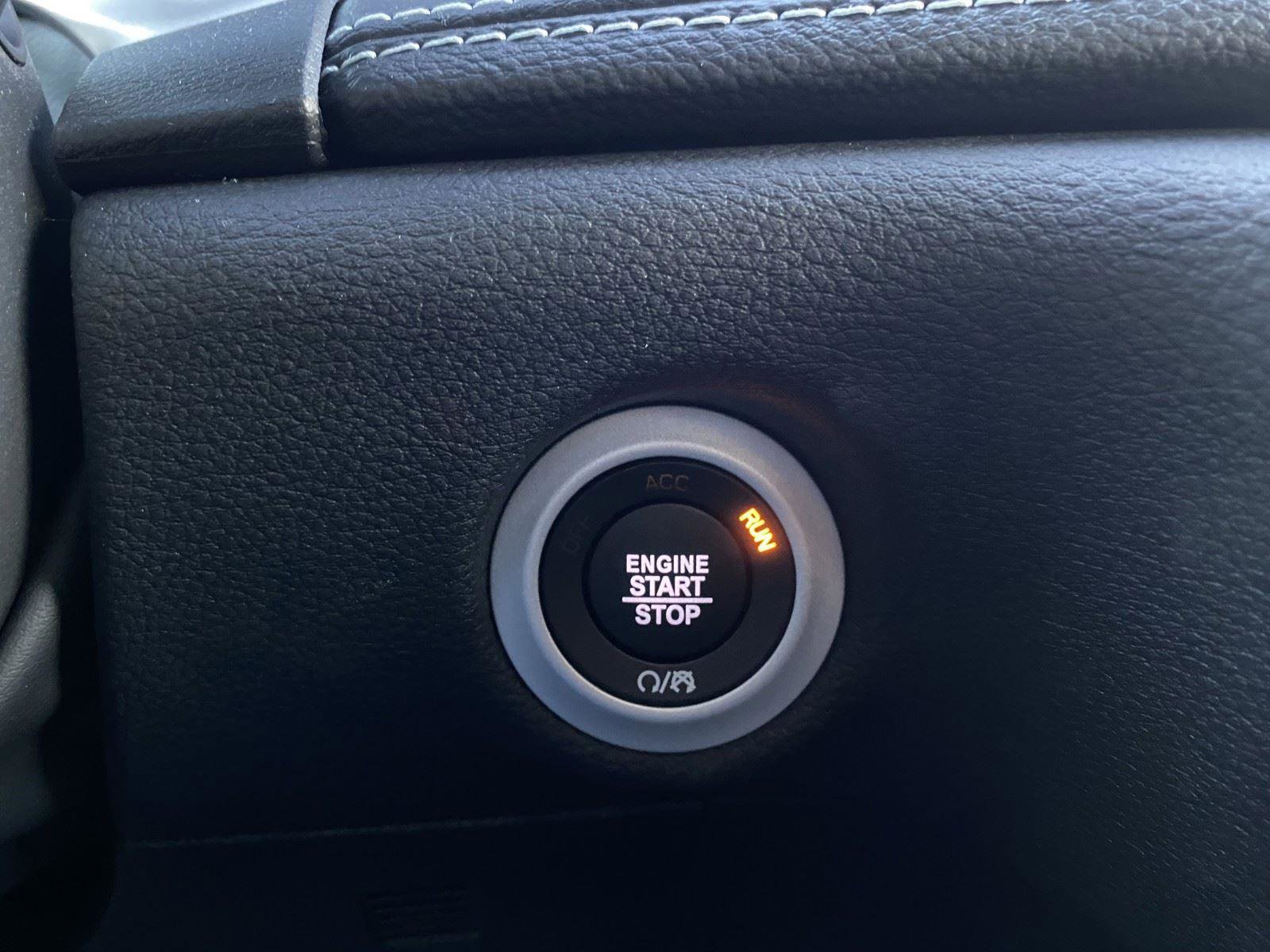 New 2026 Chrysler Pacifica Select FWD image 19