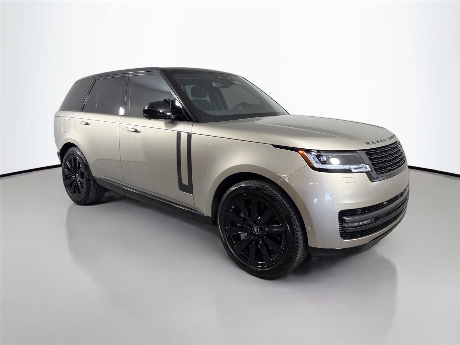 Certified 2025 Land Rover Range Rover SE AWD/4WD image 3