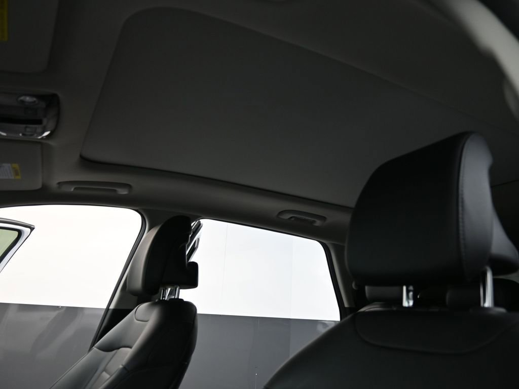 Used 2024 Kia Sportage SX image 14