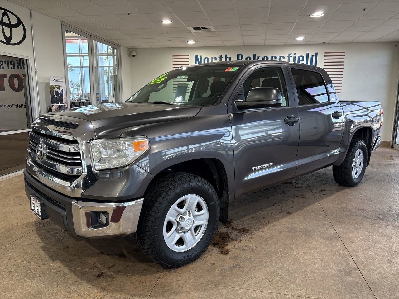 Used 2016 Toyota Tundra SR5 RWD image 1