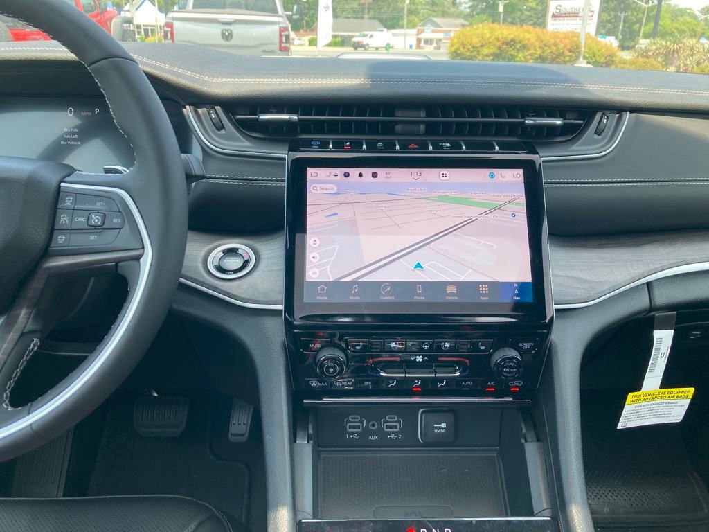 New 2024 Jeep Grand Cherokee Limited 4xe w/ Luxury Tech Group II image 18