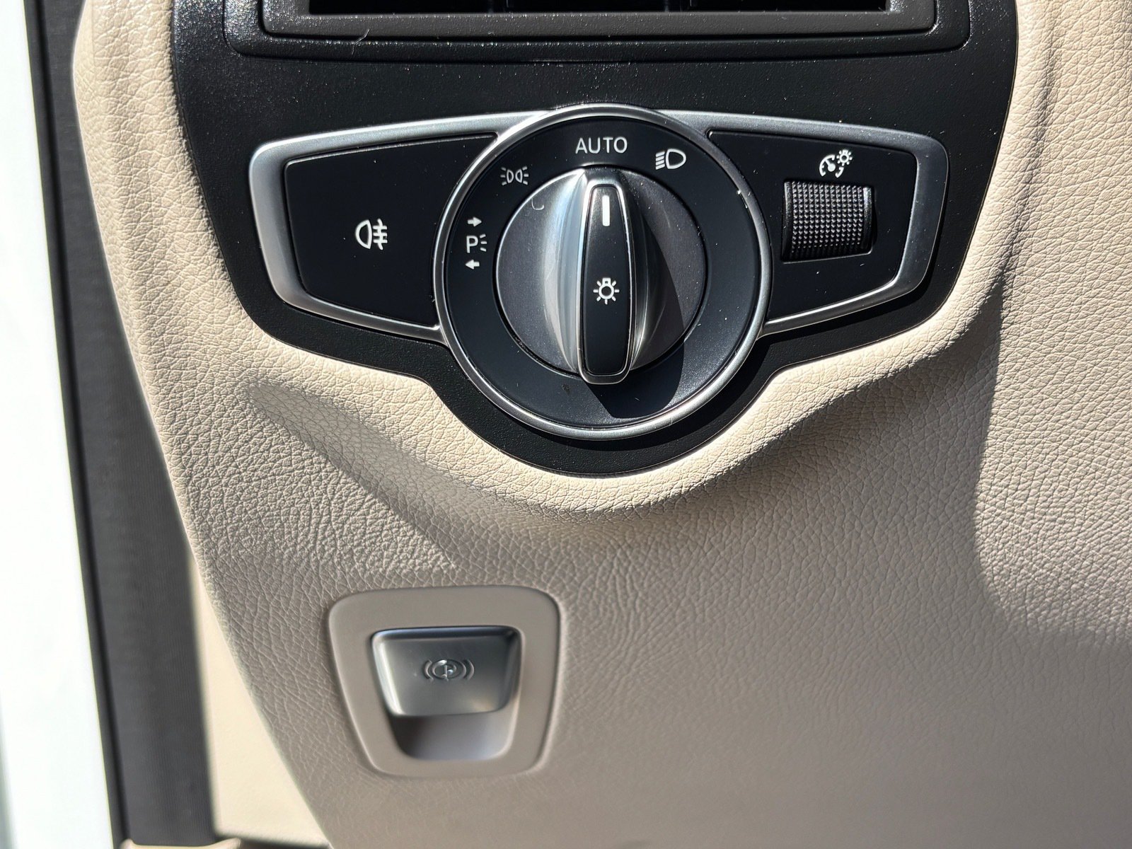 Used 2019 Mercedes-Benz GLC 300 image 26